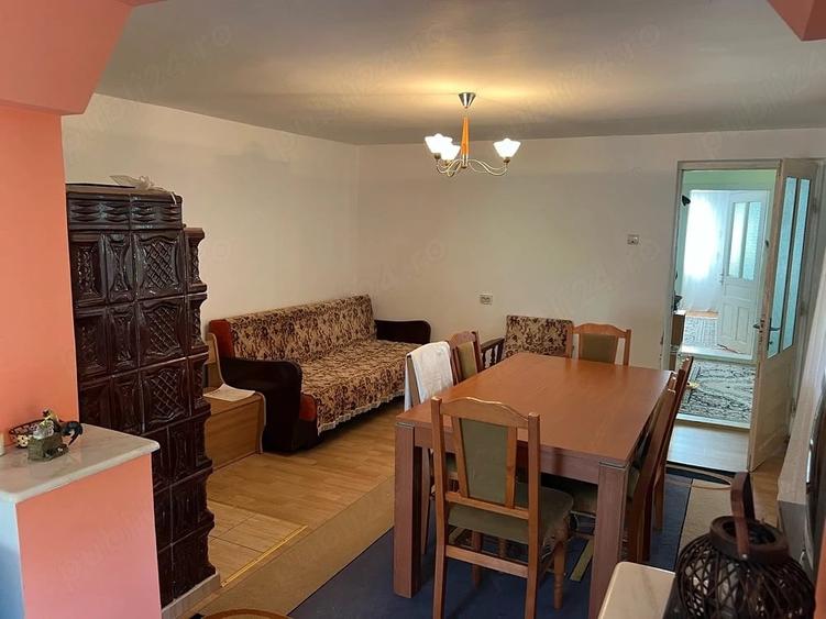 Casă cu 4 camere cu Teren 2329 Mp în Sânpetru