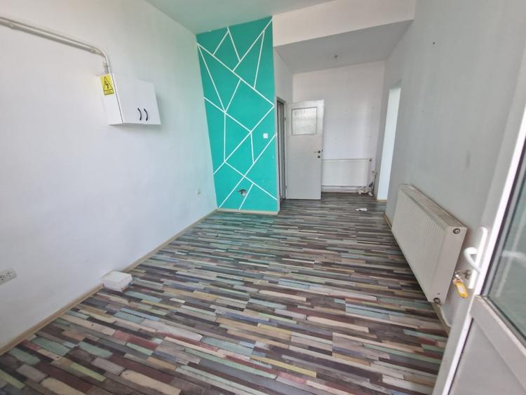 Spațiu comercial, de 40.090000152588 mp, în Vasile Aaron