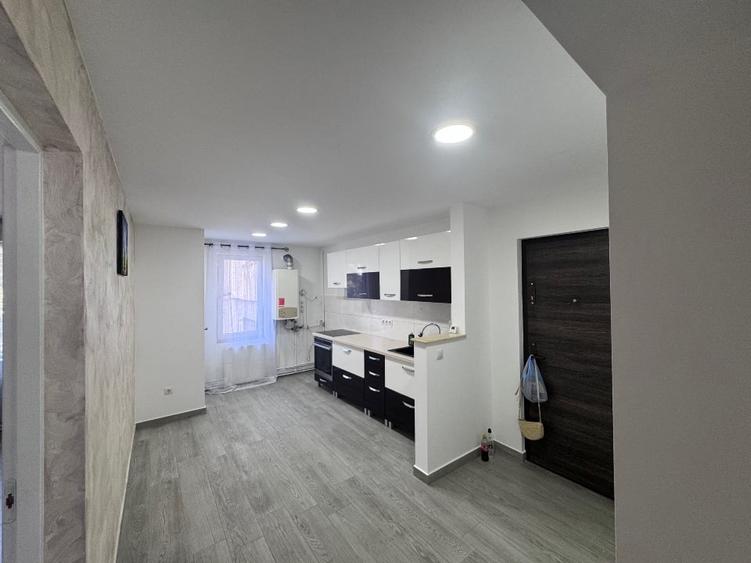 Apartament cu 4 camere decomandat în Central