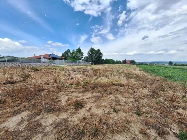 Teren intravilan 2700 mp, deschidere 123 ml, zona Hemeiusi - 3