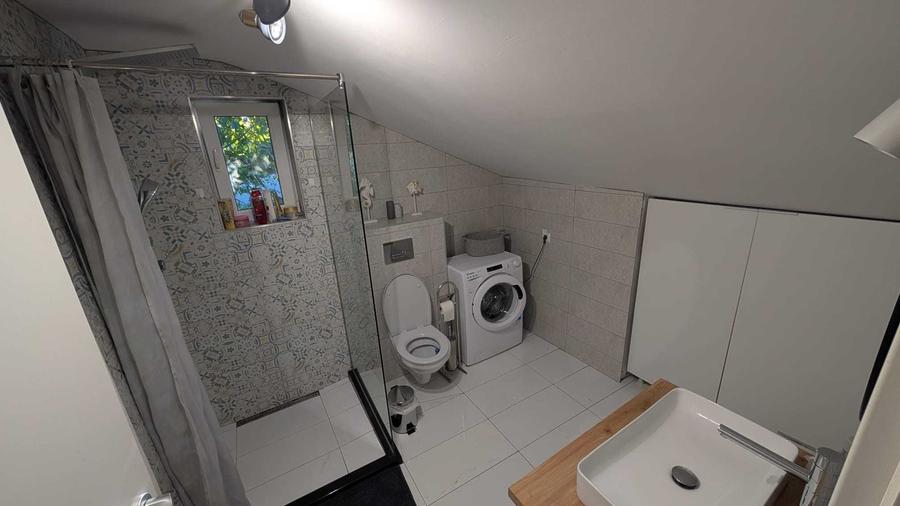 INCHIRIEZ CAMERA IN APARTAMENT 3 camere - doar pentru fete in Iris - 5
