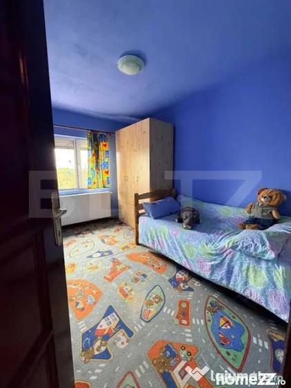 Apartament cu 4 camere decomandat în Soarelui