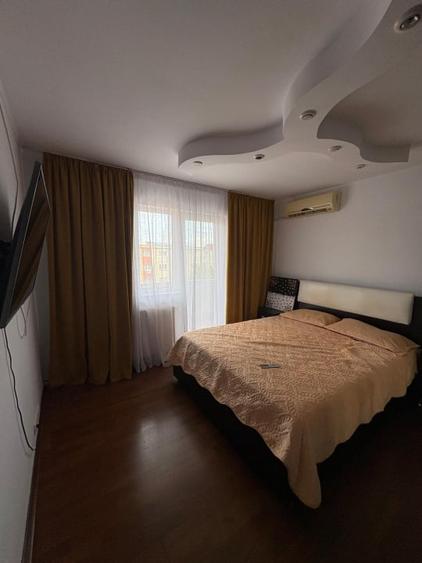 Apartament cu 3 camere decomandat, mobilat în Ultracentral