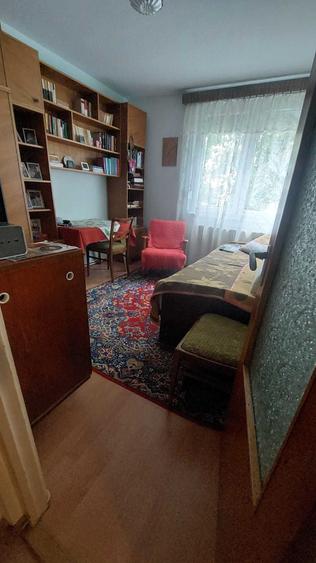 Apartament cu 3 camere decomandat în Dacia