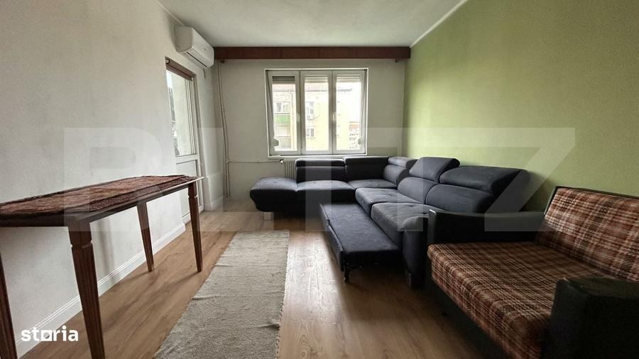 Apartament cu 4 camere decomandat în Rogerius
