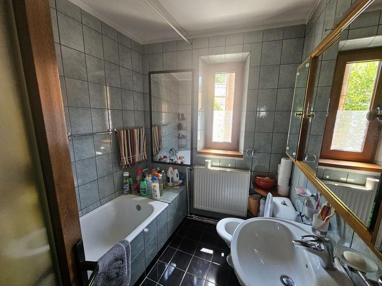 Casă individuală cu 5 camere cu Teren 159 Mp în Schei