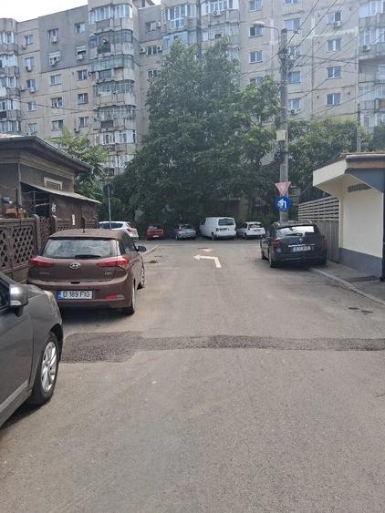 Casă cu 6 camere cu Teren 193 Mp în 13 Septembrie