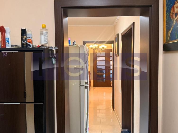 Apartament cu 4 camere semidecomandat, mobilat în Tineretului