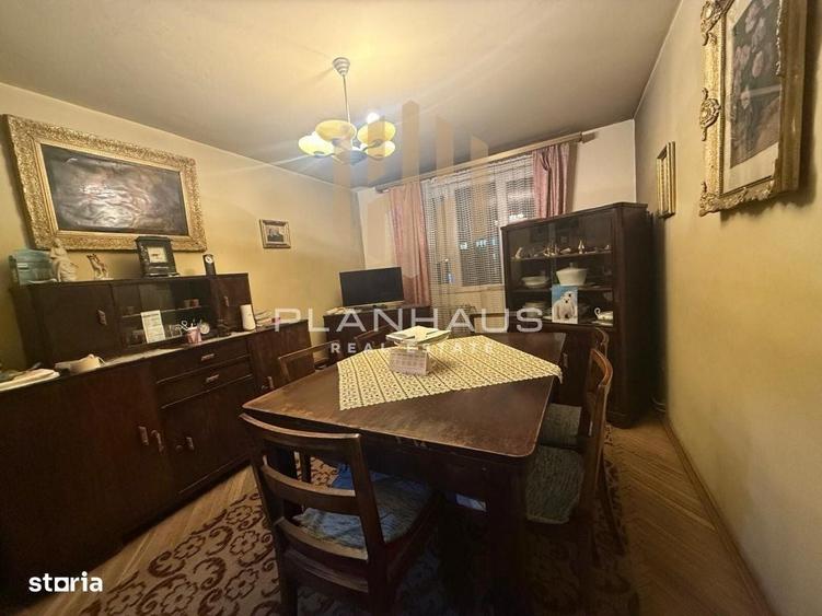 Apartament cu 4 camere decomandat în Central