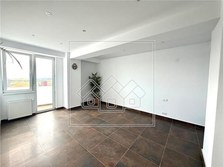 Apartament cu 2 camere decomandat în Mihai Viteazul