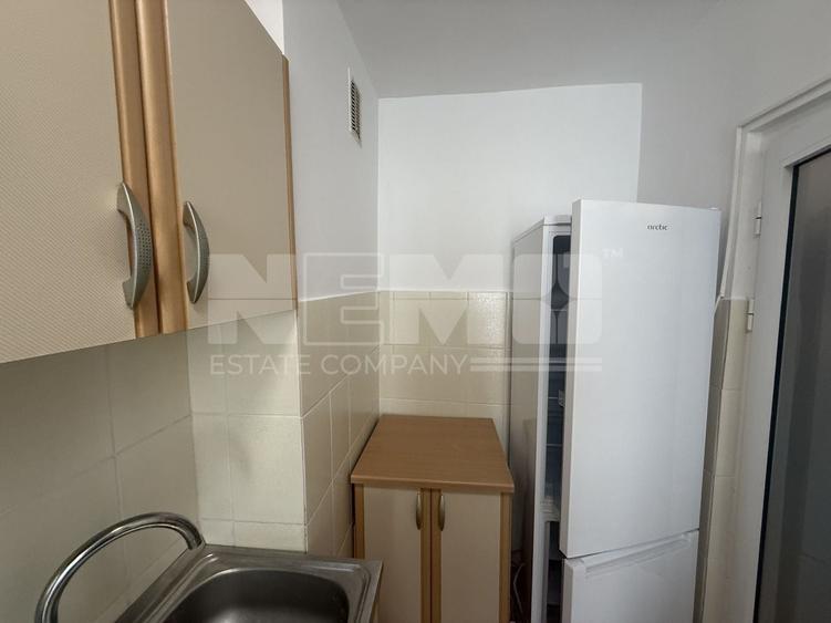 Garsonieră semidecomandată, mobilată în Central — fotografia 3