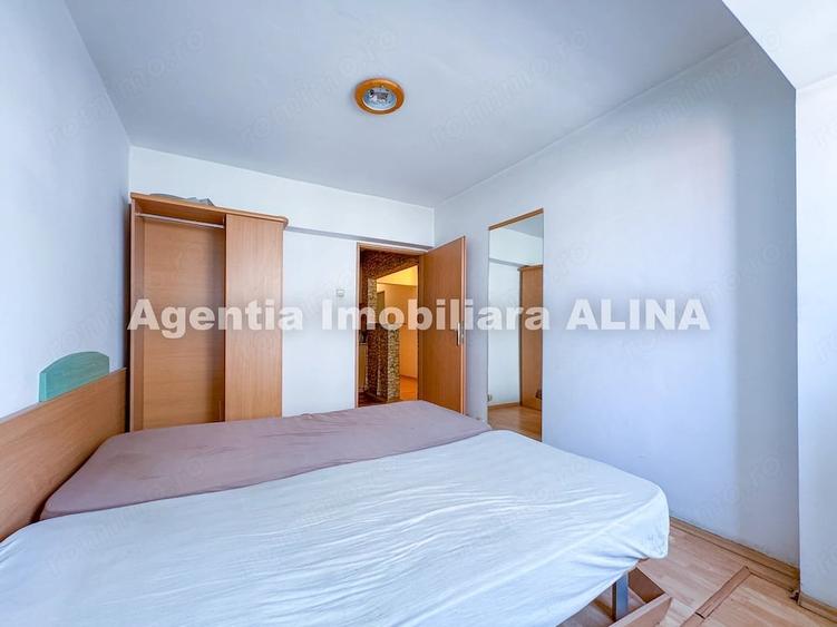 Apartament cu 4 camere decomandat în Decebal