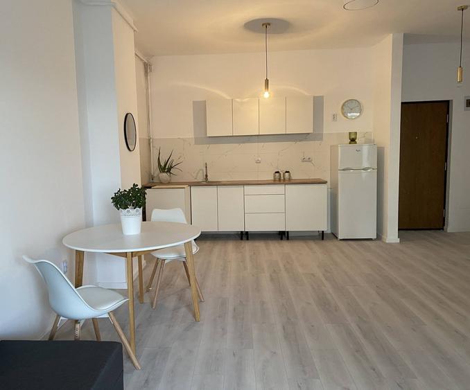 Apartament cu 2 camere semidecomandat în Florești