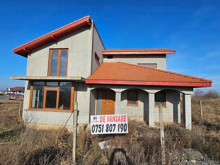 Casă cu Teren 490 Mp în Mineri