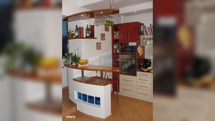 Apartament cu 4 camere decomandat în Zorilor
