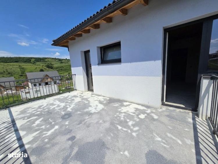 Casă cu 4 camere cu Teren 500 Mp în Corușu