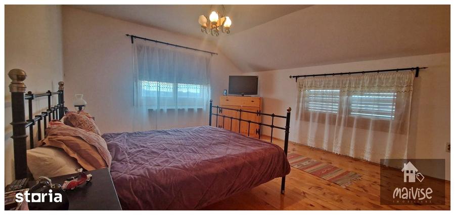 Casă cu 5 camere decomandat cu Teren 927 Mp în Hărman