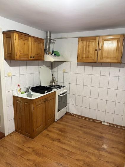 Casă cu 2 camere decomandat în Rădăuți