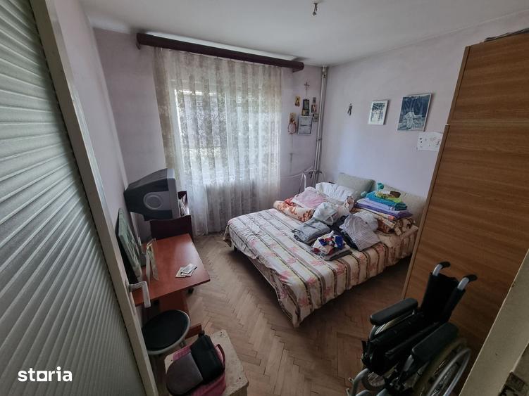 Apartament cu 3 camere în Km 4