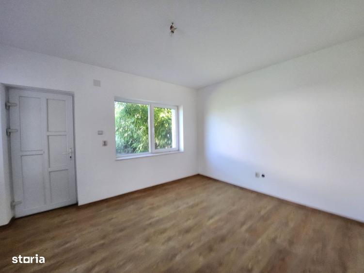 Casă cu 4 camere în Ștefănești