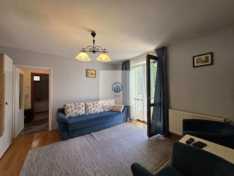 Apartament cu 2 camere semidecomandat, mobilat în Central