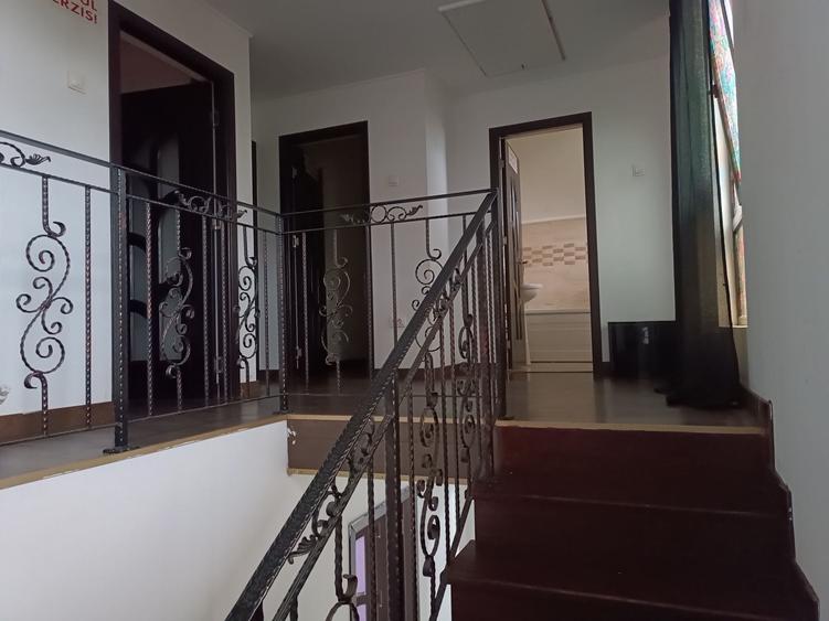 Casă cu 4 camere cu Teren 500 Mp în Bucium
