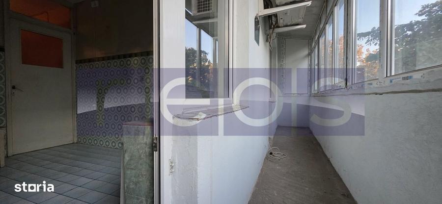 Apartament cu 3 camere decomandat în Dristor