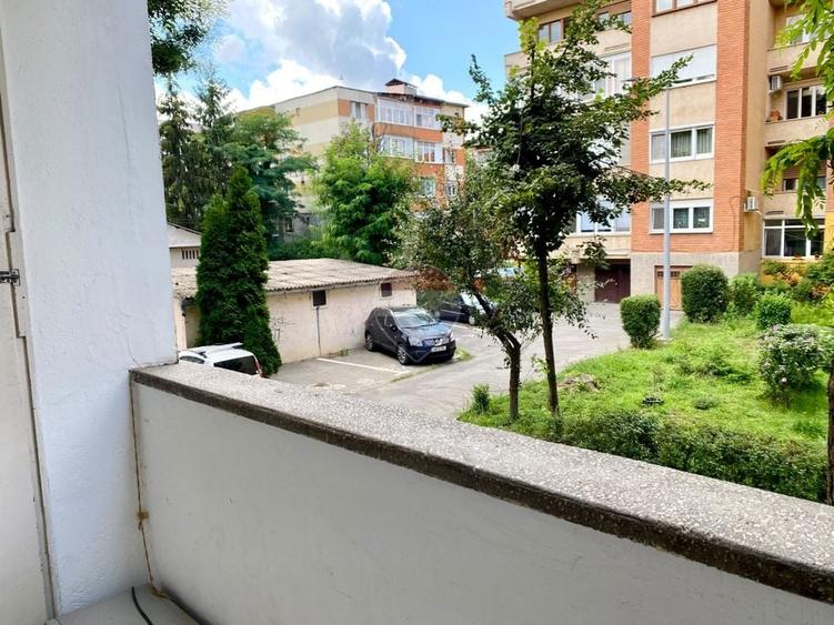 Închiriez apartament cu 2 camere str. CLOȘCA - CETATE - 6