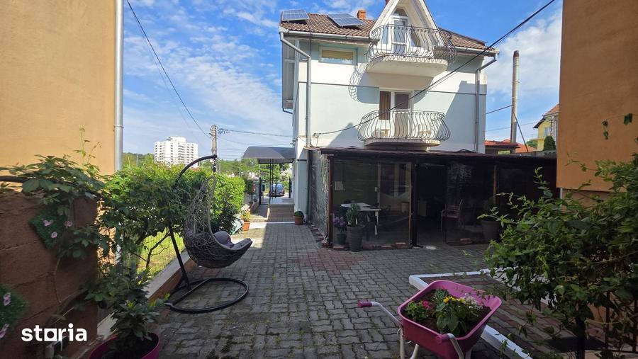 Casă cu Teren 302 Mp în Sânmartin