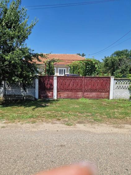 Casă cu 3 camere în Stăvaru