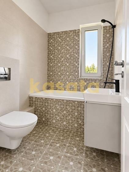Duplex cu 4 camere cu Canalizare în Nord