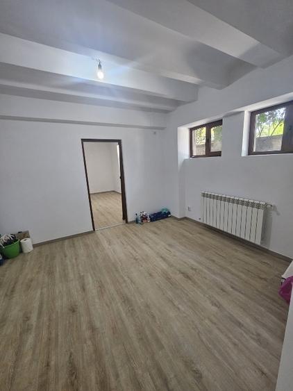 Apartament cu 3 camere în Aviatorilor