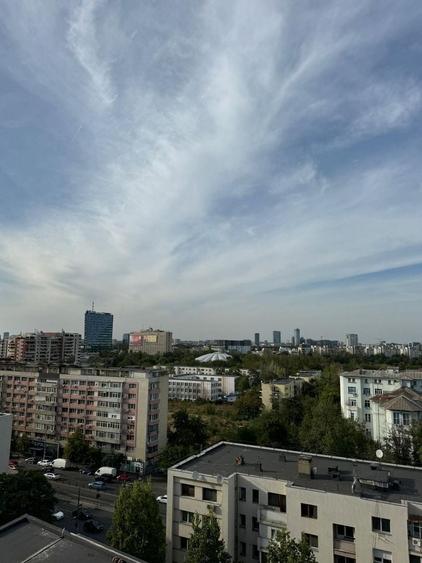 Apartament cu 5 camere semidecomandat în Polonă