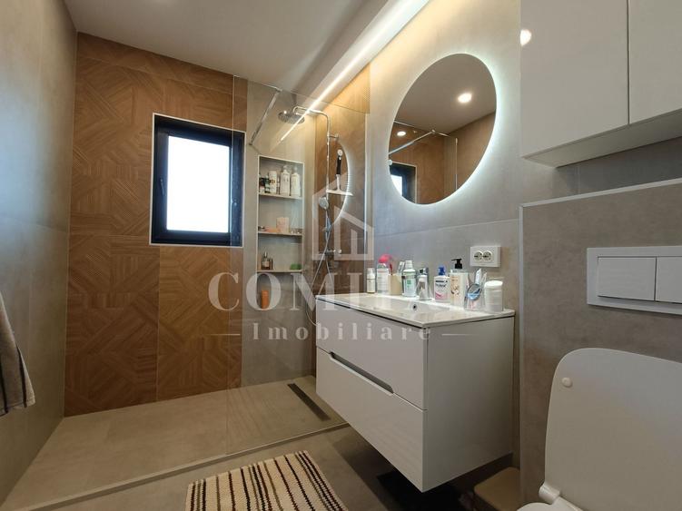 Apartament cu 2 camere semidecomandat, mobilat în Florești