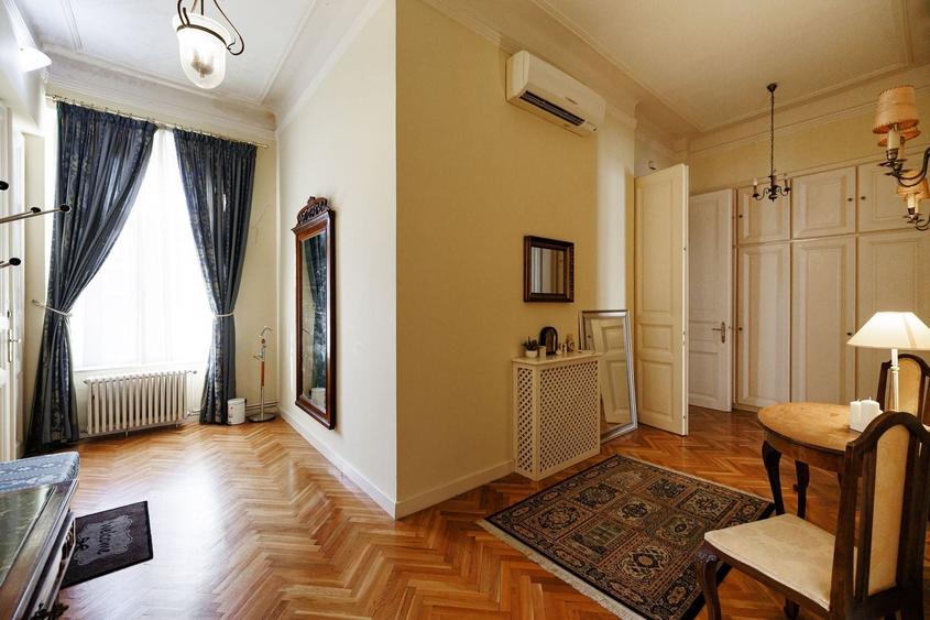 Apartament 3 camere - monument istoric - zona Ultracentrala - Comision 0% - 26