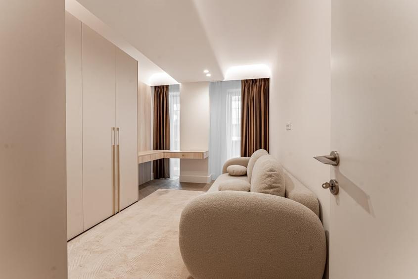 Apartament cu 3 camere decomandat, mobilat în Voluntari