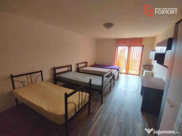 Casă cu 9 camere cu Teren 300 Mp în Dumbrăvița