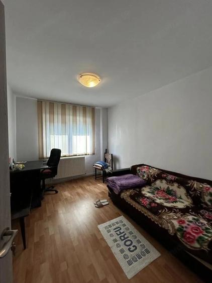 Apartament cu 3 camere decomandat în 9 Mai