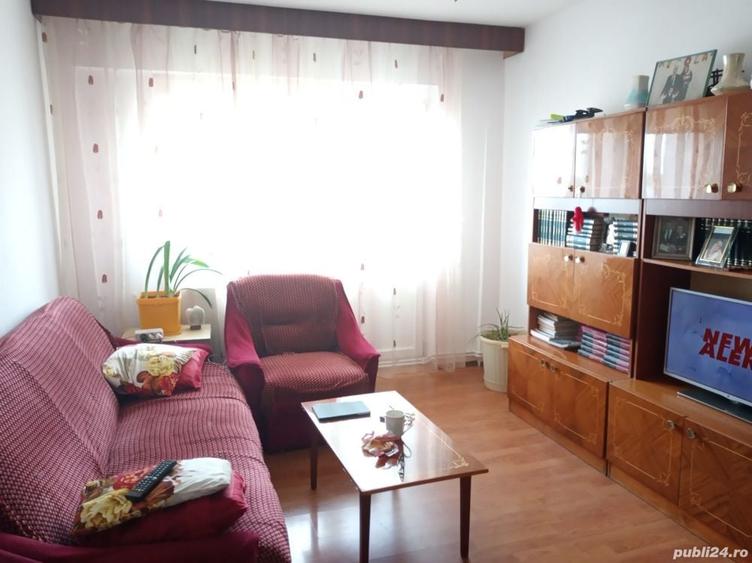 Apartament cu 4 camere decomandat în Central