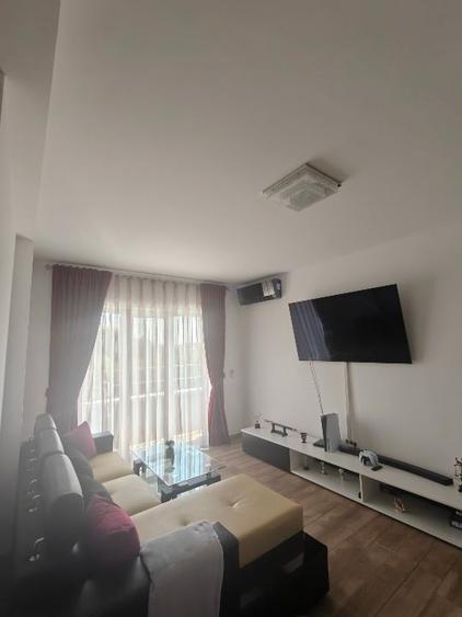 Apartament cu 3 camere decomandat, mobilat în Buziașului