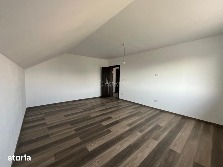 Casă cu 4 camere cu Teren 743 Mp în Știuca