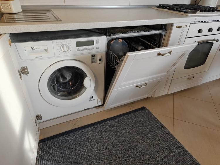 Apartament cu 2 camere semidecomandat, mobilat în Doamna Ghica