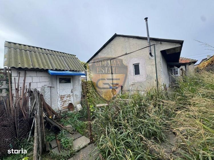 Casă cu 4 camere în Palazu Mare