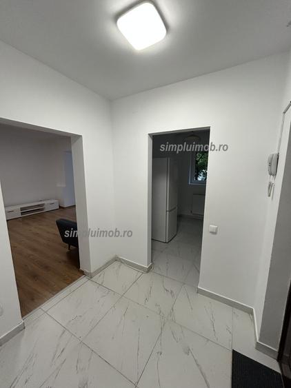 Apartament cu 3 camere semidecomandat, mobilat în Iancului