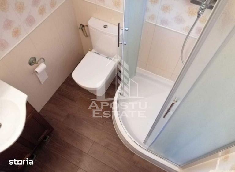 Casă cu 5 camere cu Canalizare în Lipovei