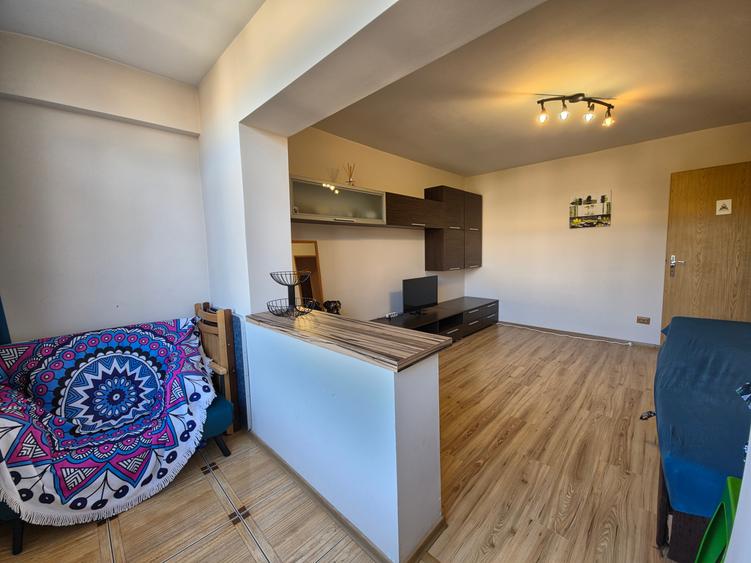 Apartament cu 2 camere decomandat în Casa de Cultură