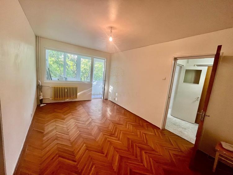 Apartament cu 2 camere semidecomandat în Berceni