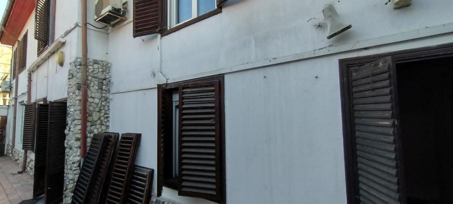 Casă individuală cu 4 camere cu Canalizare în Tomis II