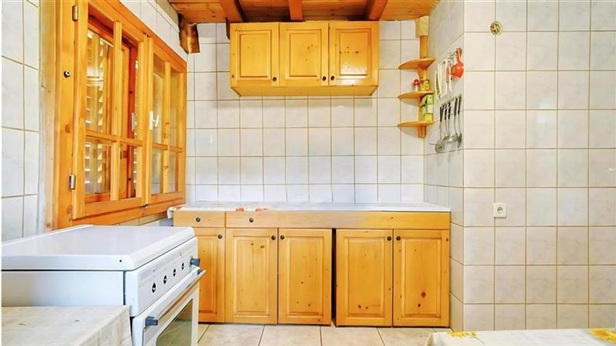 Casă individuală cu 6 camere cu Teren 1618 Mp în Bran