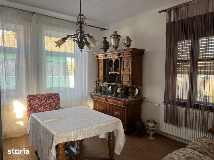 Casă cu 4 camere cu Teren 360 Mp în Central